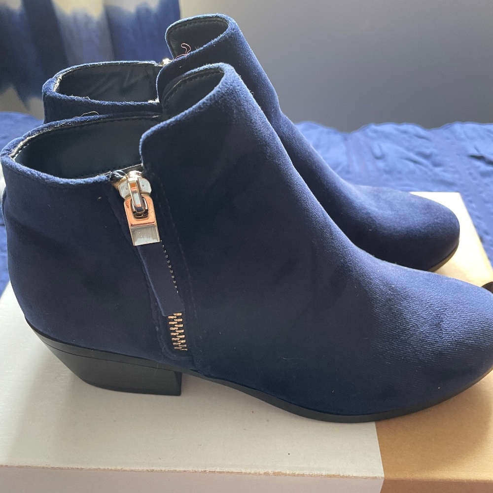 Ladies Boots- Call It Spring (Gunson) 6